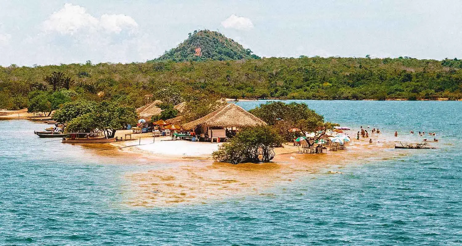 Vista aérea da Ilha do Amor, em Alter do Chão, no rio Tapajós, na Jornada Raízes