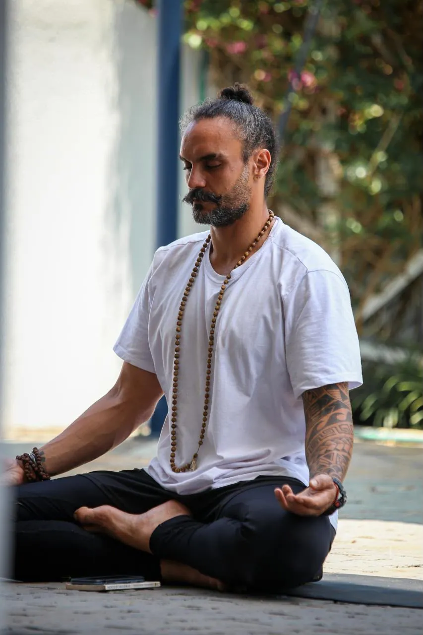 Daniel Hanuman, professor de yoga e facilitador da Jornada Raízes