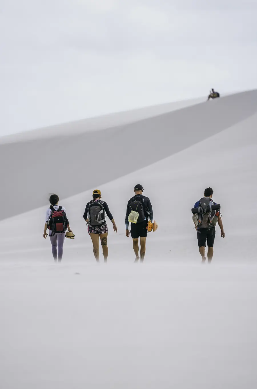 Vivência da travessia dos Lençóis Maranhenses em grupo
